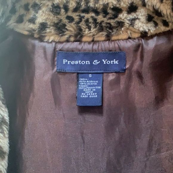Preston & York faux fur leopard zippered vest. Small - Picture 2 of 5